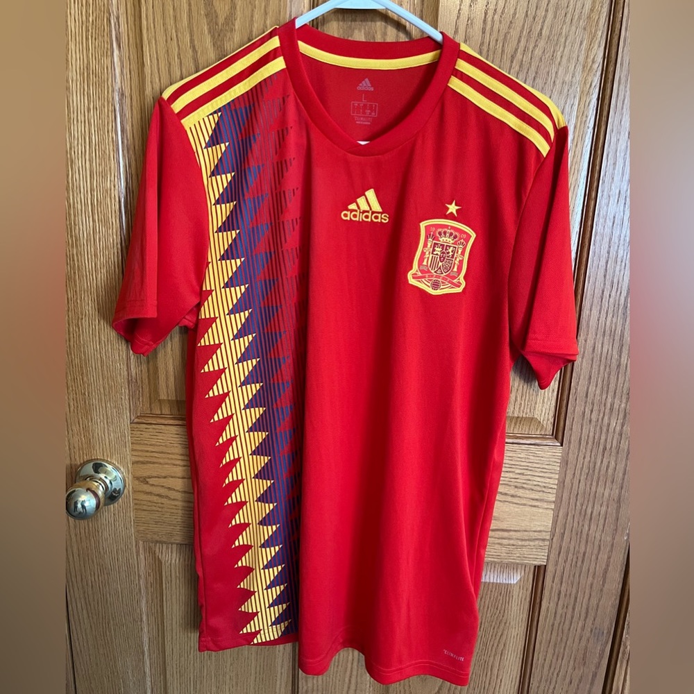 Men’s Large Spain National Team Soccer Jersey